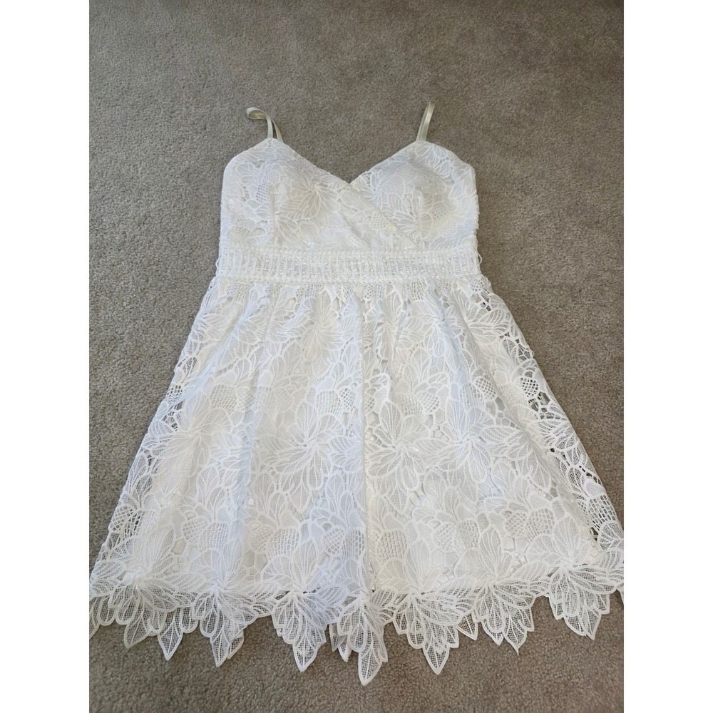 Siena White Floral Lace Mini Dress Adjustable Straps Size 16 NWT